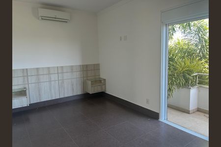 Casa de condomínio à venda com 252m², 4 quartos e 4 vagasSuíte 4