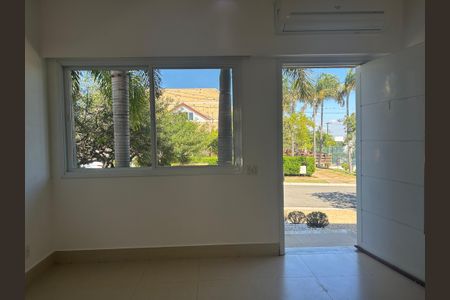 Casa de condomínio à venda com 252m², 4 quartos e 4 vagasSala