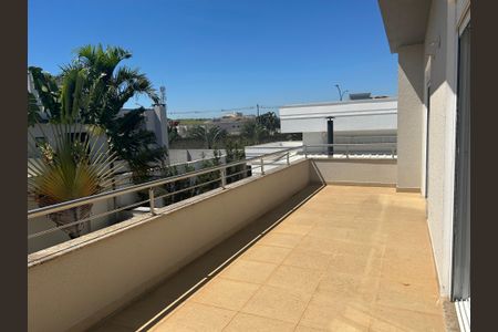 Casa de condomínio à venda com 252m², 4 quartos e 4 vagasVaranda 2