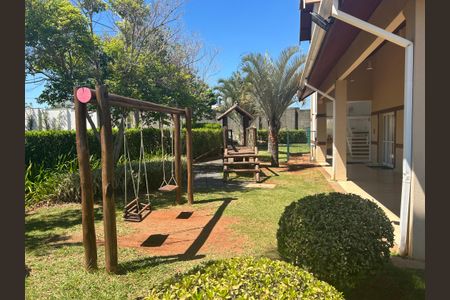 Casa de condomínio à venda com 252m², 4 quartos e 4 vagasÁrea comum - Playground