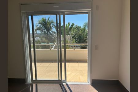 Casa de condomínio à venda com 252m², 4 quartos e 4 vagasSuíte 2