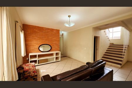 Casa de condomínio à venda com 279m², 3 quartos e 1 vagaSala