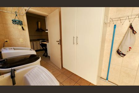 Casa de condomínio à venda com 279m², 3 quartos e 1 vagaÁrea de Serviço