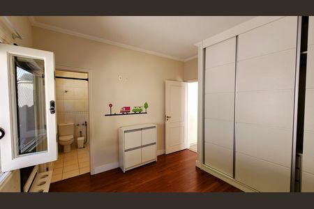 Casa de condomínio à venda com 279m², 3 quartos e 1 vagaQuarto Suíte
