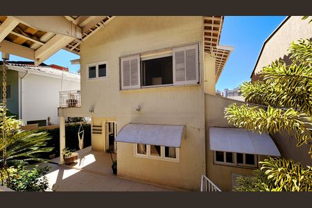 Casa de condomínio à venda com 279m², 3 quartos e 1 vagaFachada fundos