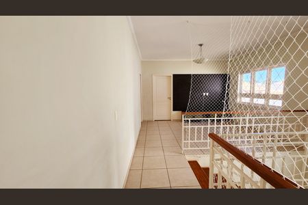 Casa de condomínio à venda com 279m², 3 quartos e 1 vagaSala de TV
