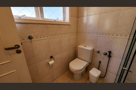 Casa de condomínio à venda com 279m², 3 quartos e 1 vagaBanheiro da Suíte