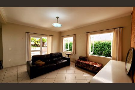 Casa de condomínio à venda com 279m², 3 quartos e 1 vagaSala