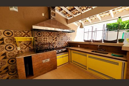 Casa de condomínio à venda com 279m², 3 quartos e 1 vagaChurrasqueira