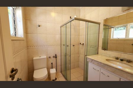 Casa de condomínio à venda com 279m², 3 quartos e 1 vagaBanheiro da Suíte