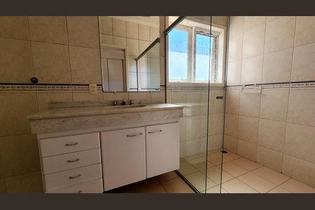 Casa de condomínio à venda com 279m², 3 quartos e 1 vagaBanheiro da Suíte 3