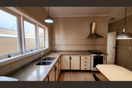 Casa de condomínio à venda com 279m², 3 quartos e 1 vagaCozinha