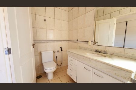 Casa de condomínio à venda com 279m², 3 quartos e 1 vagaBanheiro da Suíte 3