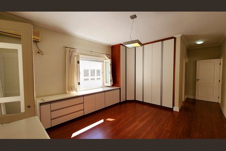 Casa de condomínio à venda com 279m², 3 quartos e 1 vagaSuíte master