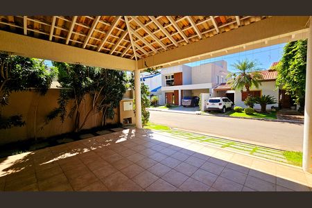 Casa de condomínio à venda com 279m², 3 quartos e 1 vagaGaragem