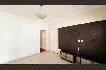 Casa de condomínio à venda com 279m², 3 quartos e 1 vagaSala de TV