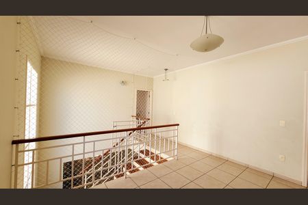 Casa de condomínio à venda com 279m², 3 quartos e 1 vagaSala de TV
