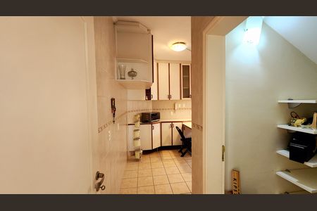 Casa de condomínio à venda com 279m², 3 quartos e 1 vagaCozinha