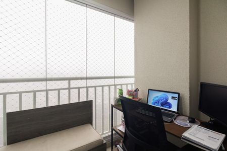 Apartamento à venda com 47m², 2 quartos e 1 vaga Apartamento à venda com 47m², 2 quartos e 1 vagaVaranda