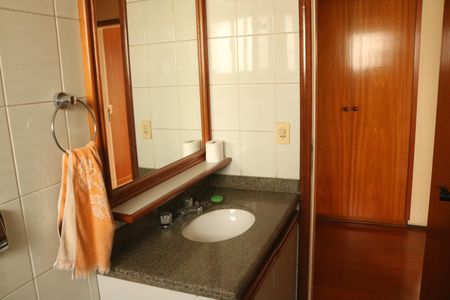 Apartamento à venda com 170m², 4 quartos e 4 vagasBanheiro
