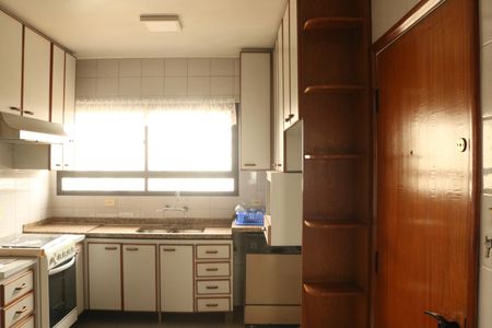 Apartamento à venda com 170m², 4 quartos e 4 vagasCozinha