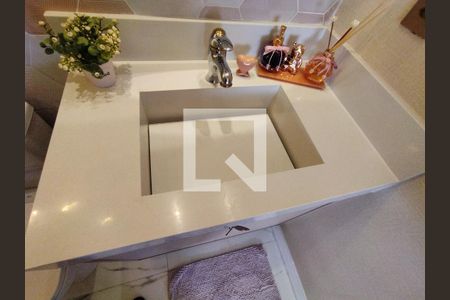 Apartamento à venda com 75m², 2 quartos e 2 vagas Apartamento à venda com 75m², 2 quartos e 2 vagasBanheiro Social - pia