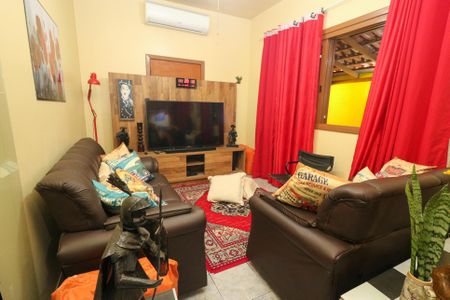 Casa à venda com 126m², 4 quartos e 4 vagas Casa à venda com 126m², 4 quartos e 4 vagasSala