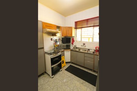 Casa à venda com 126m², 4 quartos e 4 vagas Casa à venda com 126m², 4 quartos e 4 vagasCozinha