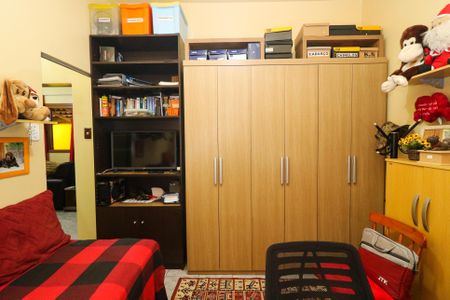 Casa à venda com 126m², 4 quartos e 4 vagas Casa à venda com 126m², 4 quartos e 4 vagasQuarto 2