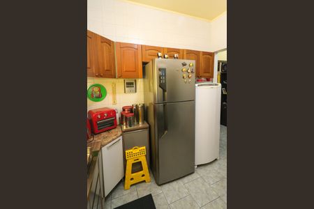 Casa à venda com 126m², 4 quartos e 4 vagas Casa à venda com 126m², 4 quartos e 4 vagasCozinha