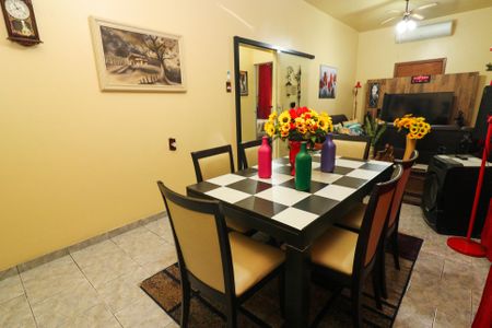 Casa à venda com 126m², 4 quartos e 4 vagas Casa à venda com 126m², 4 quartos e 4 vagasSala de Jantar