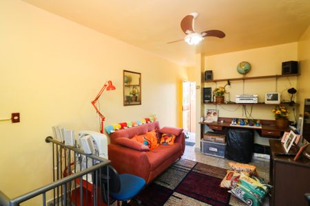 Casa à venda com 126m², 4 quartos e 4 vagas Casa à venda com 126m², 4 quartos e 4 vagasQuarto Suíte