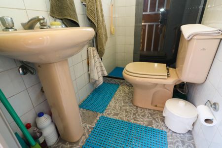 Casa à venda com 126m², 4 quartos e 4 vagas Casa à venda com 126m², 4 quartos e 4 vagasBanheiro da Suíte