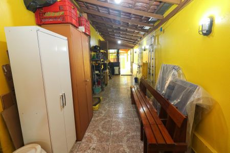 Casa à venda com 126m², 4 quartos e 4 vagas Casa à venda com 126m², 4 quartos e 4 vagasVaranda e Área de serviço