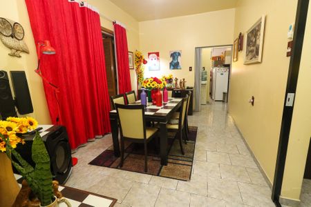 Casa à venda com 126m², 4 quartos e 4 vagas Casa à venda com 126m², 4 quartos e 4 vagasSala de Jantar