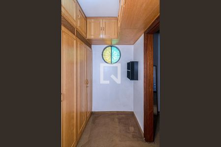 Casa à venda com 262m², 4 quartos e 2 vagasCloset Suíte 1