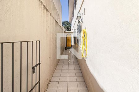 Casa à venda com 262m², 4 quartos e 2 vagasCorredor Lateral