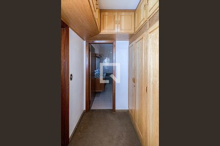 Casa à venda com 262m², 4 quartos e 2 vagasCloset Suíte 1