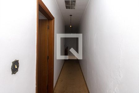 Casa à venda com 262m², 4 quartos e 2 vagasCorredor