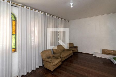 Casa à venda com 262m², 4 quartos e 2 vagasSala