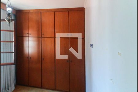 Casa à venda com 262m², 4 quartos e 2 vagasQuarto 2