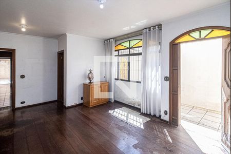 Casa à venda com 262m², 4 quartos e 2 vagasSala