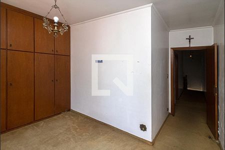 Casa à venda com 262m², 4 quartos e 2 vagasQuarto 2