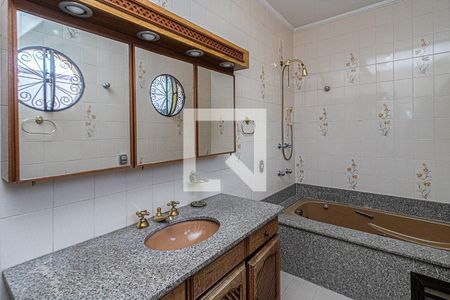 Casa à venda com 262m², 4 quartos e 2 vagasBanheiro da Suíte