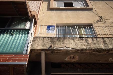 Casa à venda com 200m², 3 quartos e 1 vaga Casa à venda com 200m², 3 quartos e 1 vagaFachada