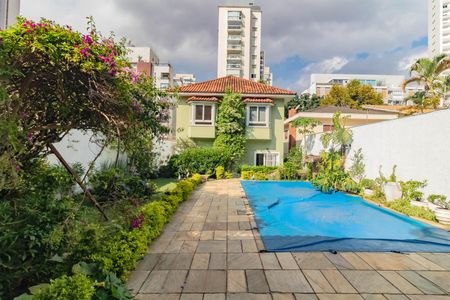 Casa à venda com 484m², 5 quartos e 6 vagasÁrea comum