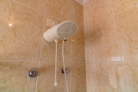 Casa à venda com 484m², 5 quartos e 6 vagasBanheiro do Quarto 7