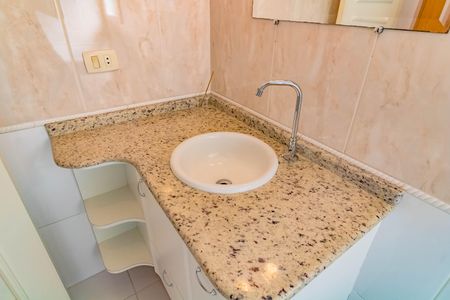 Casa à venda com 484m², 5 quartos e 6 vagasBanheiro Quarto 5