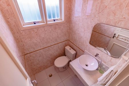 Casa à venda com 484m², 5 quartos e 6 vagaslavabo da sala 2