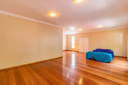 Casa à venda com 484m², 5 quartos e 6 vagasSala